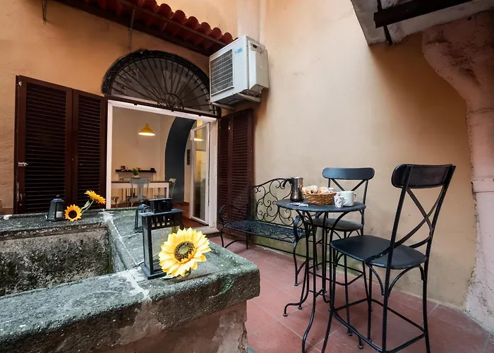 Number Five In Trastevere Rom